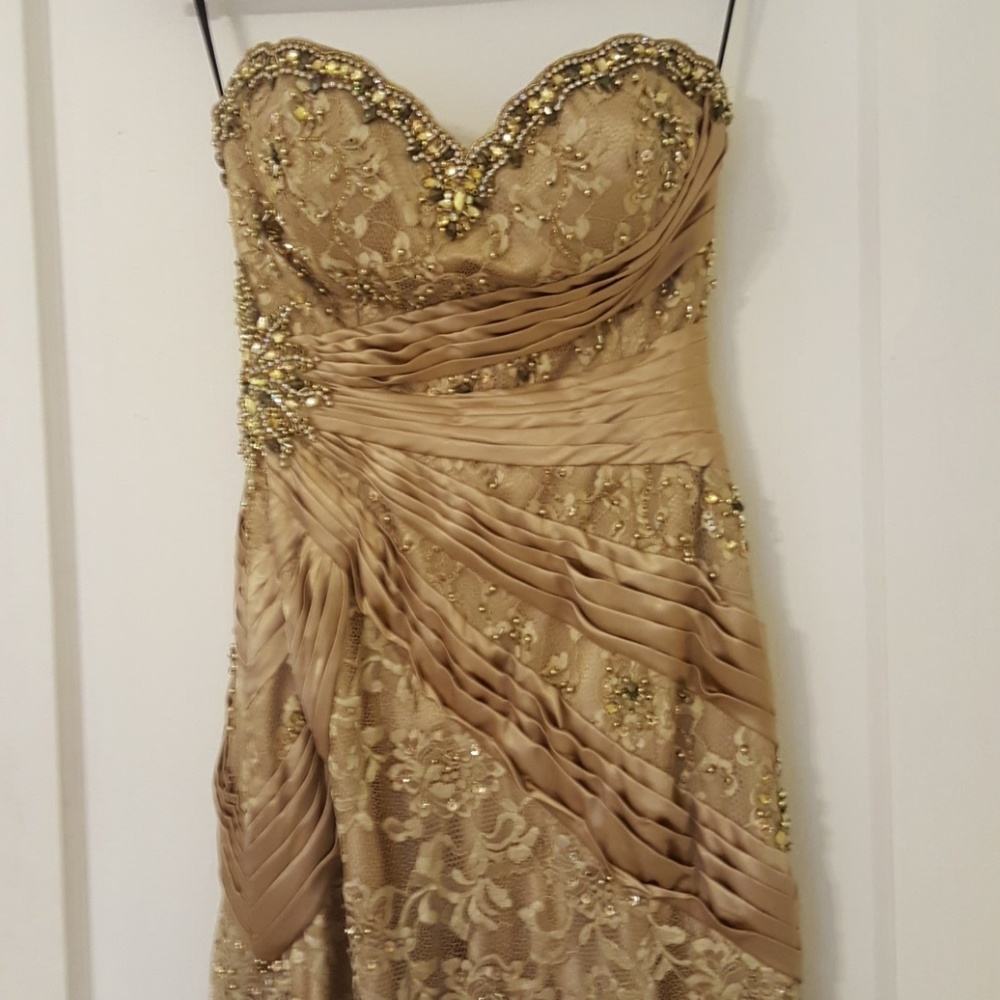 Dress - Picture 3 of 4